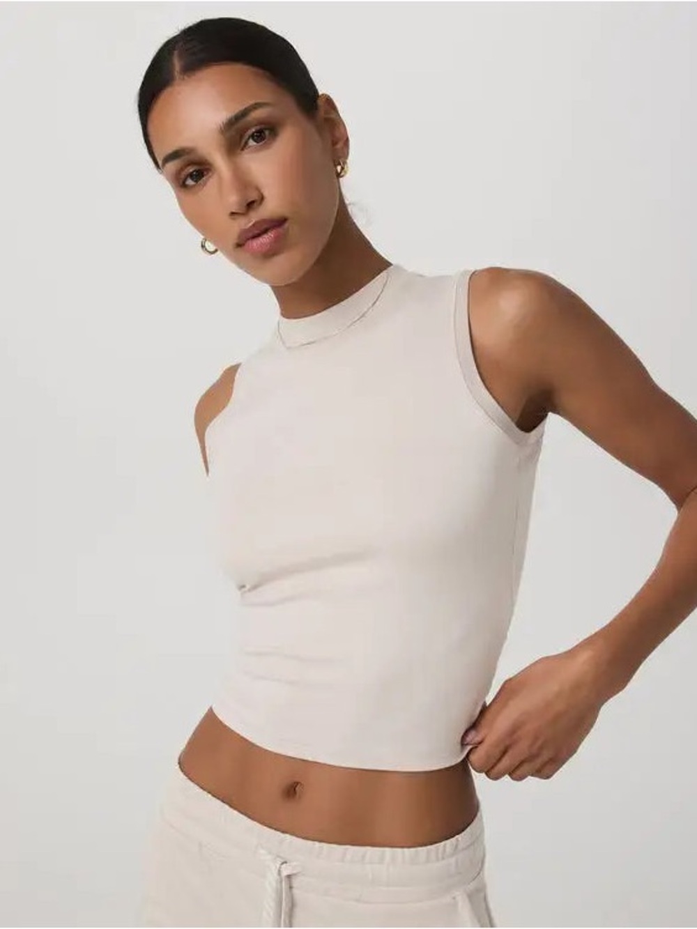 Vuori Mock Neck Crop Tank in Cream small